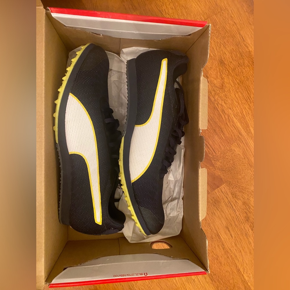 Puma Boys cleats EvoSpeed Star  size 4 junior New in box